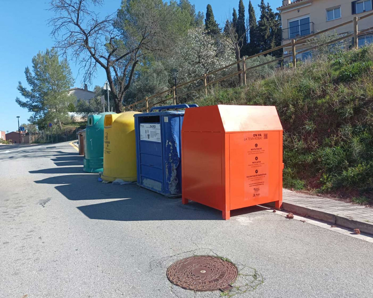 Contenidor roba poble  3 