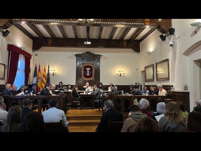 Esplugues blinda la vivienda habitual y veta nuevas residencias y pisos turísticos en los barrios más poblados