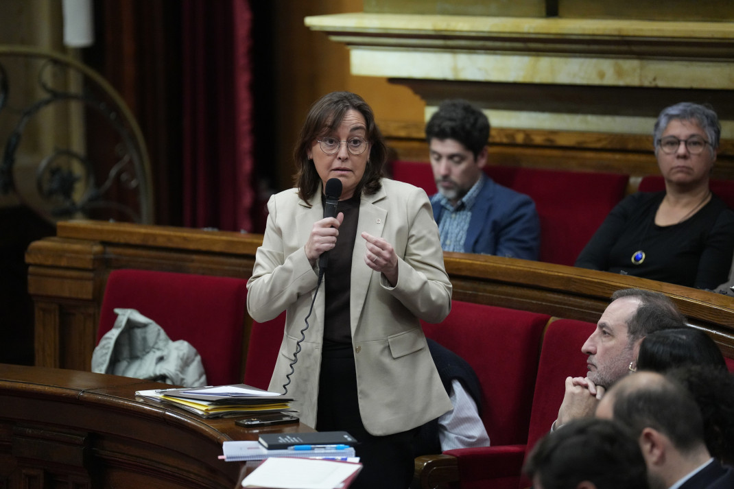 Archivo - La consellera de Territorio, Silvia Paneque, durante el pleno del Parlament de Catalunya, en una imagen de archivo