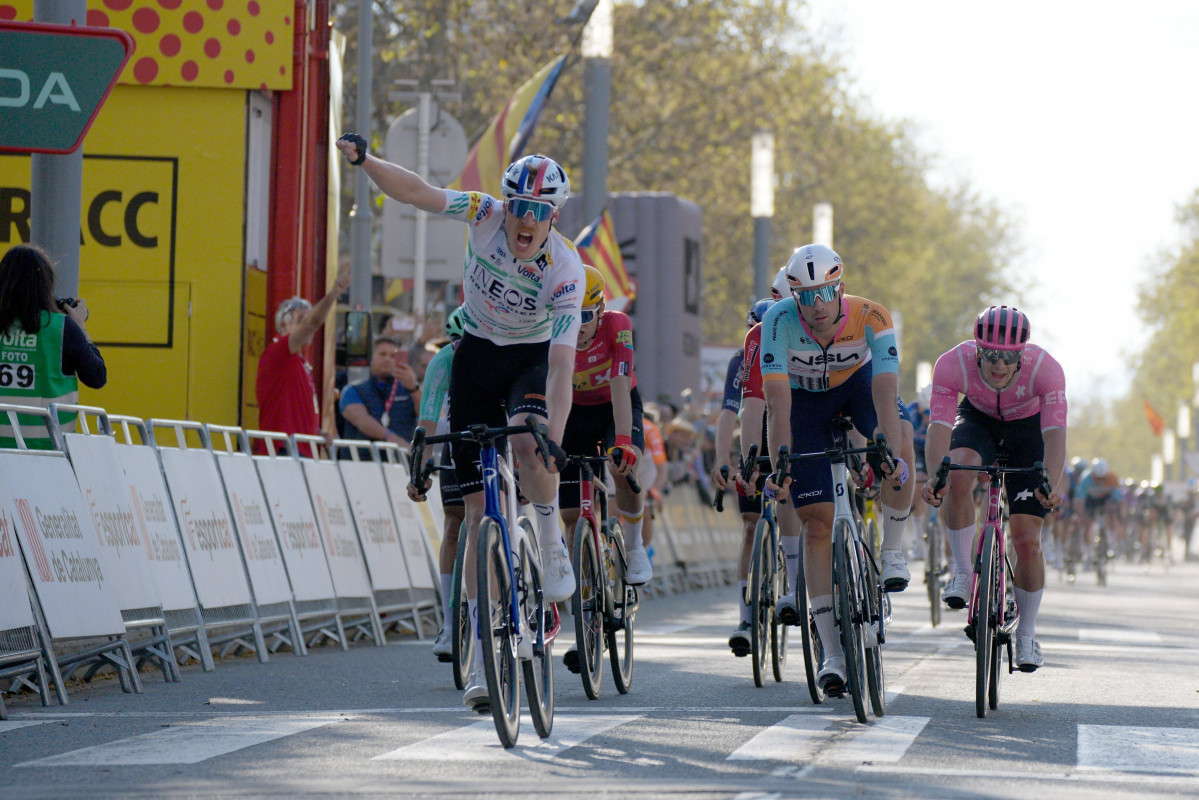 EuropaPress 7395055 ciclista dorian godon ineos grenadiers ganado miercoles tercera etapa volta