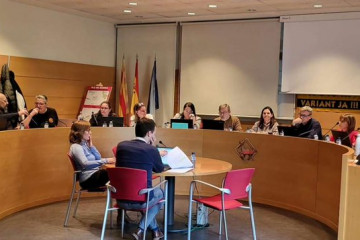 Vallirana insiste en la necesidad de un parque de bomberos tras el pleno del ayuntamiento