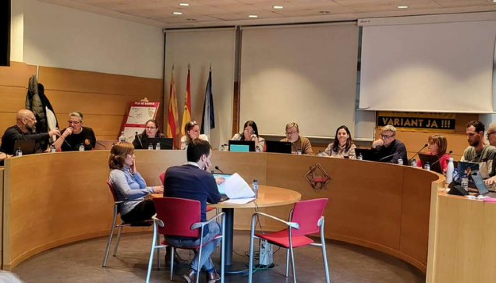 Vallirana insiste en la necesidad de un parque de bomberos tras el pleno del ayuntamiento