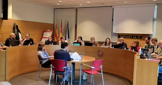 Vallirana insiste en la necesidad de un parque de bomberos tras el pleno del ayuntamiento