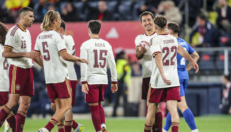 EuropaPress 7401796 mikel oyarzabal of spain celebrates goal with teammates during the