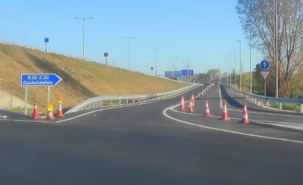 ACTUALITZACIÓ   Ja està obert el ramal de sortida de la rotonda el·líptica de la B 25 cap a Cast