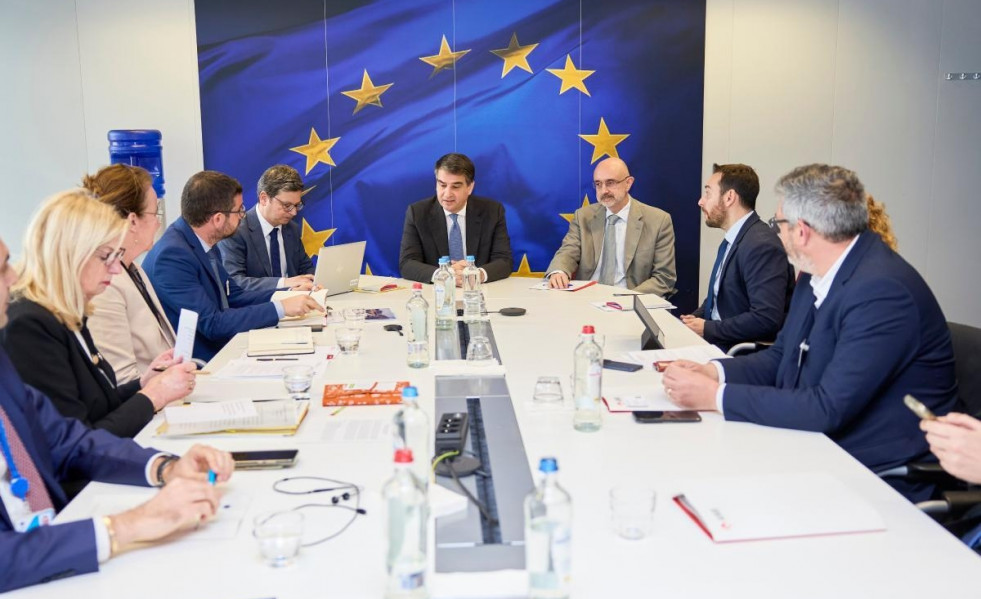 P 069419 00 01 02 HIGH 531016