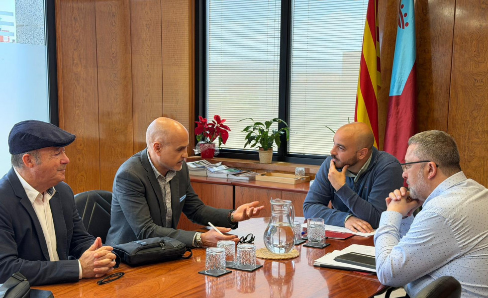 Foto reunio amb Ajuntament Sant Andreu
