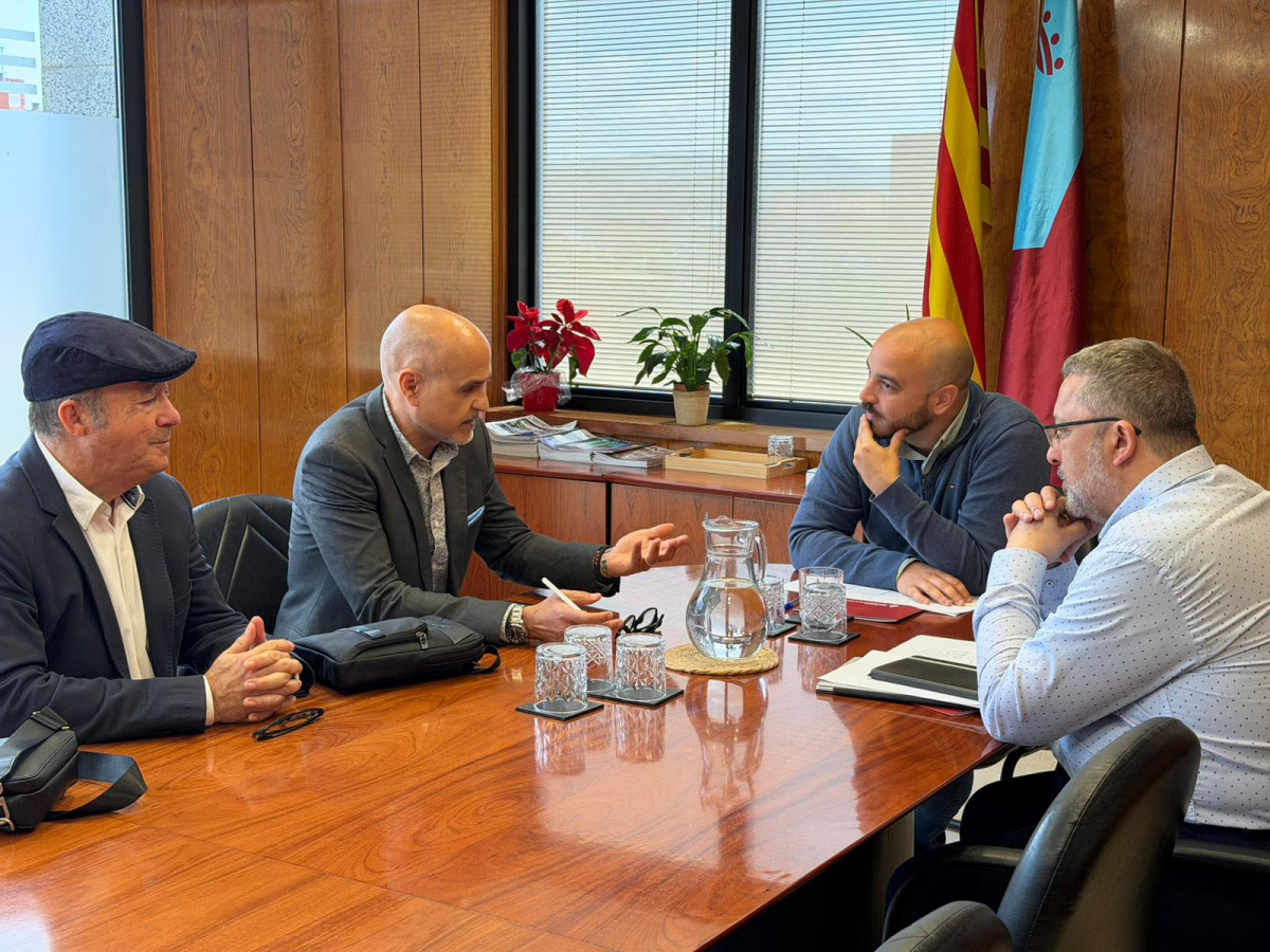 Foto reunio amb Ajuntament Sant Andreu
