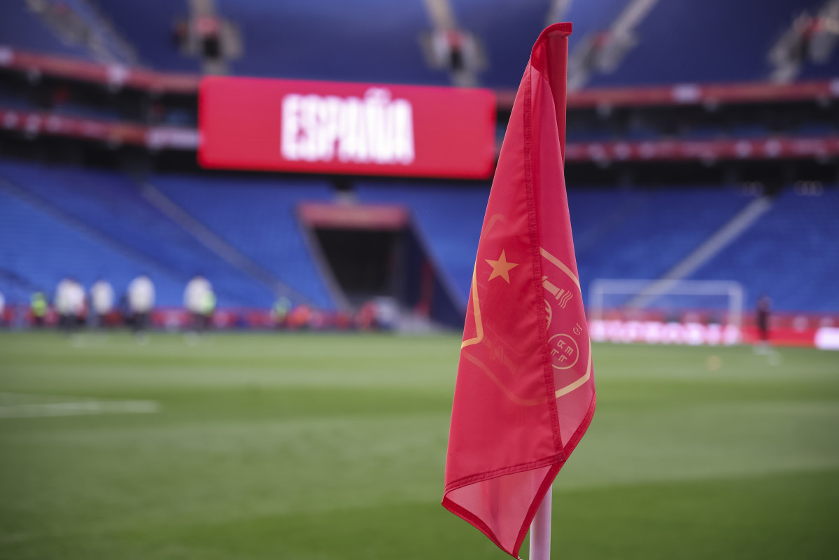 EuropaPress 7410410 detail of the corner flag of spain during the international friendly match