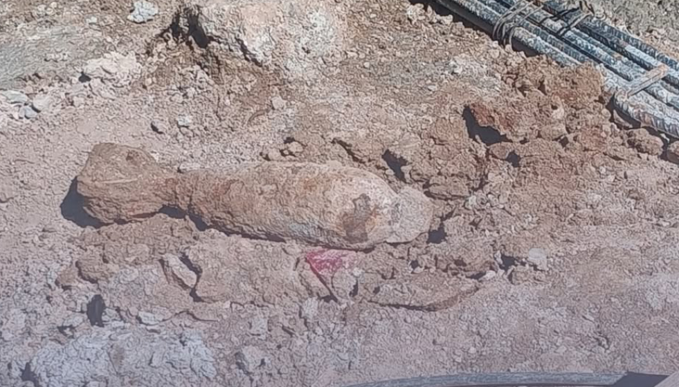 🚧 Troballa d’un artefacte de la Guerra Civil a CastelldefelsAhir, durant les tasques d’excavaci