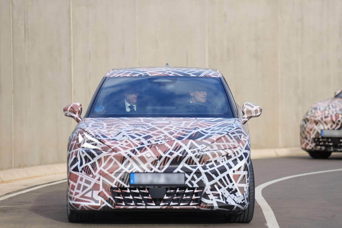 EuropaPress 7165104 ceo seat cupra markus haupt presidente generalitat salvador illa