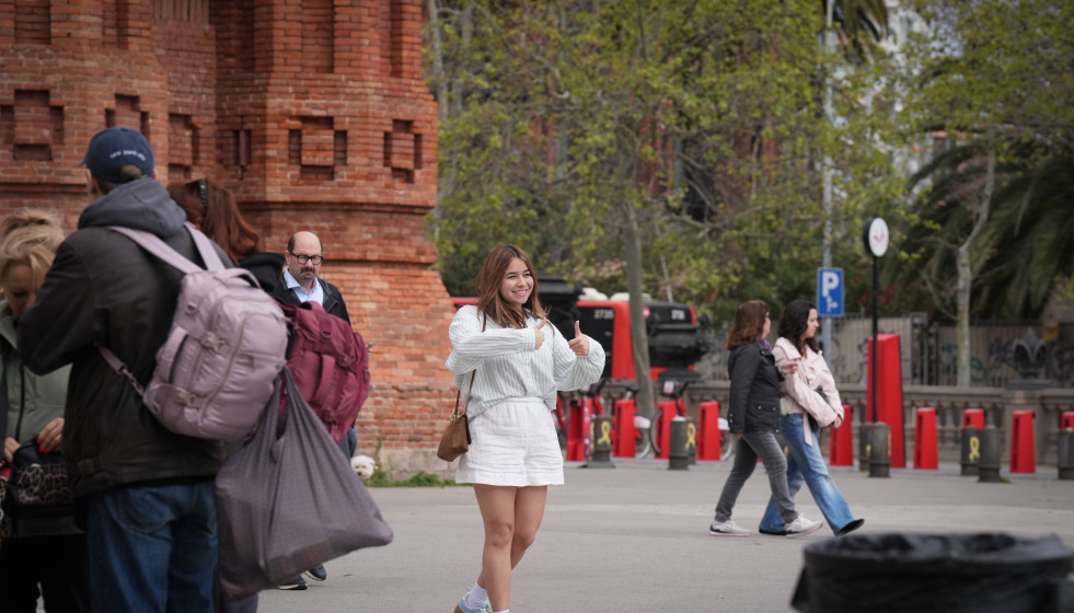 EuropaPress 7410001 varias personas arc triomf 31 marzo 2026 barcelona catalunya espana algunas
