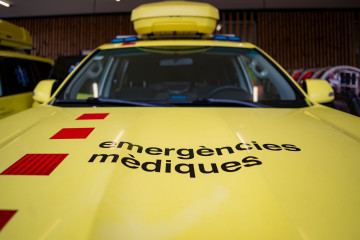 Archivo - Ambulancias en la sede del SEM.