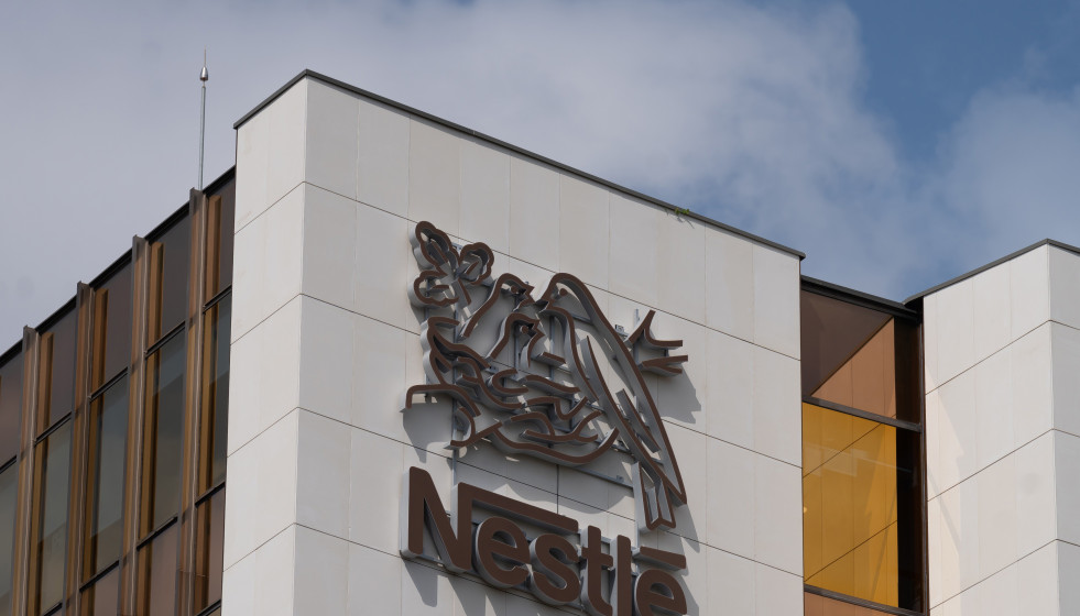 Archivo - Fachada de la sede de Nestlé España en Esplugues de Llobregat (Barcelona)