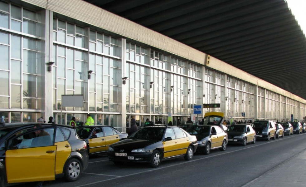 ParadadetaxisaeropuertodeBarcelona