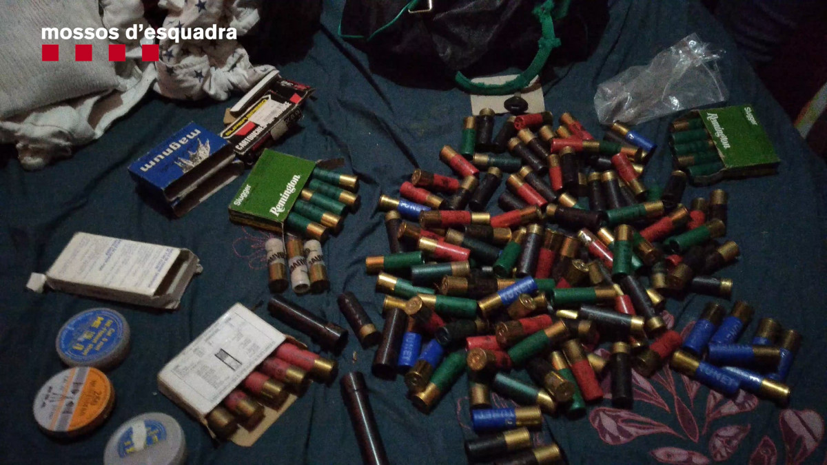 EuropaPress 2595464 Municiu00f3n incautada en una investigaciu00f3n conjunta de los Mossos d'Esquadra y la Guardia Urbana de L'Hospitalet de Llobregat (Barcelona) 