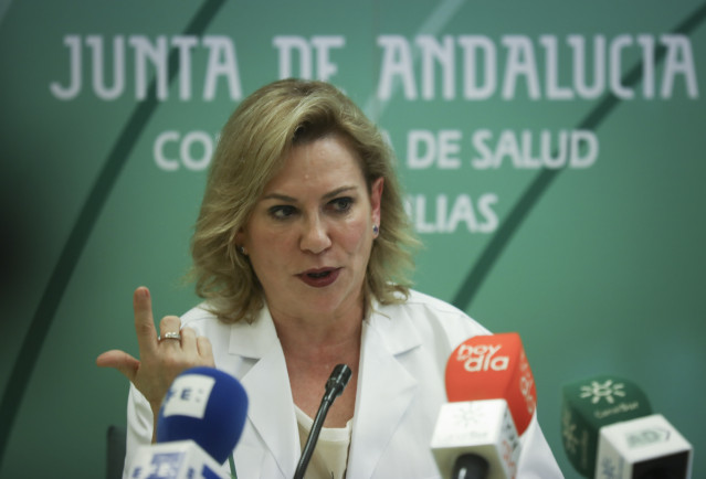 La portavoz del Grupo Asesor de Seguimiento del Coronavirus en Andalucía,  Inmaculada Salcedo, en rueda de prensa en Sevilla en una imagen de archivo