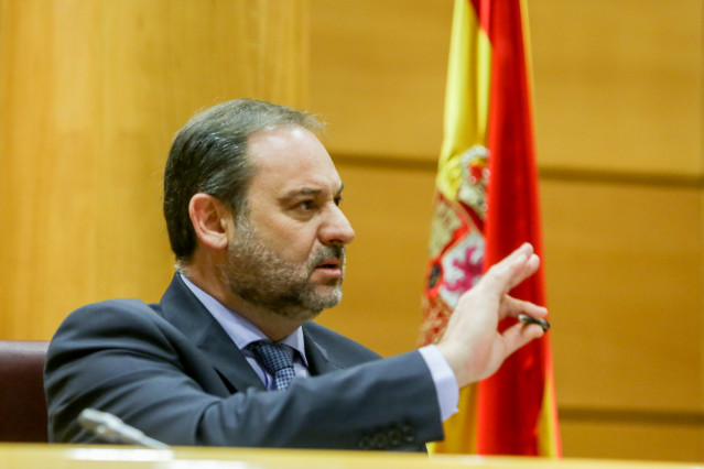 El ministro de Transportes, Movilidad y Agenda Urbana, José Luis Ábalos, durante su comparecencia en el Senado en comisión de su departamento. En Madrid (España), a 3 de junio de 2020.