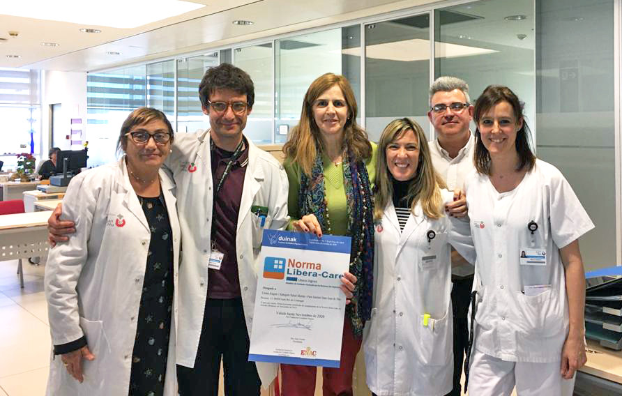 El equipo de enfermería de Salud Mental del Parque Sanitario San Juan de Du00e9u recibe el acreditaciu00f3 Libera Dignos
