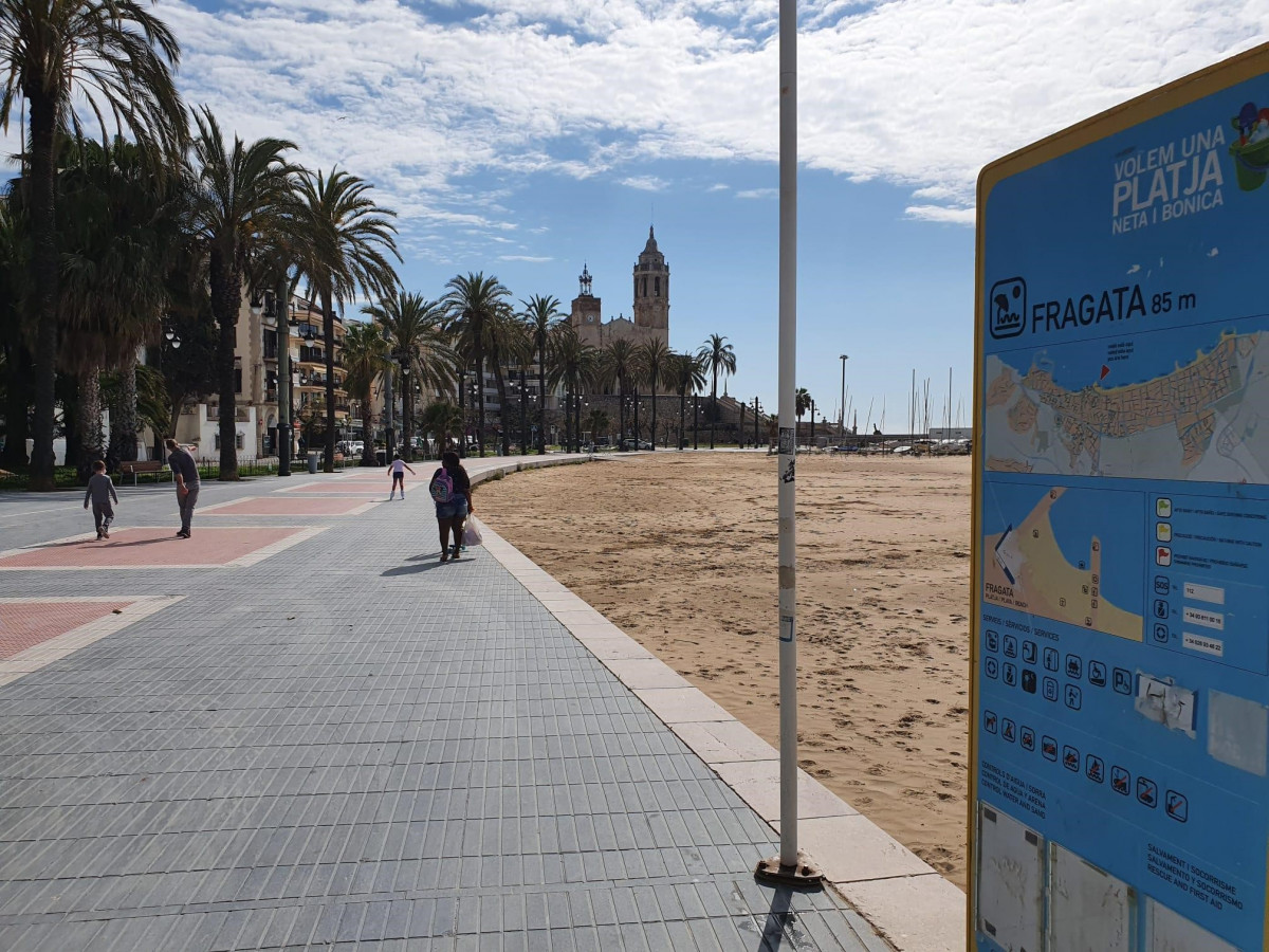Las playas de Sitges reabrirán parcialmente el 4 de mayo