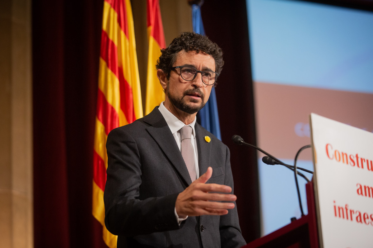 El conseller de Territori i Sostenibilitat de la Generalitat, Damià Calvet, a la seu de Foment del Treball