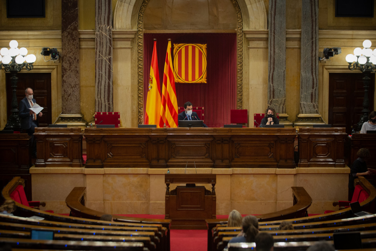 El president del Parlament, Roger Torrent, en una sessió plenària al Parlament. Barcelona, Catalunya (Espanya), 15 de desembre del 2020.
