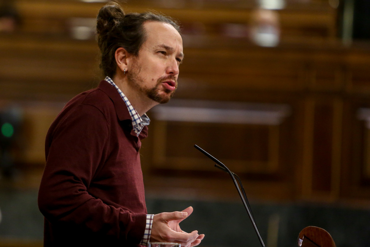 El vicepresidente segundo del Gobierno y líder de Podemos, Pablo Iglesias, interviene en una sesión plenaria en el Congreso de los Diputados.