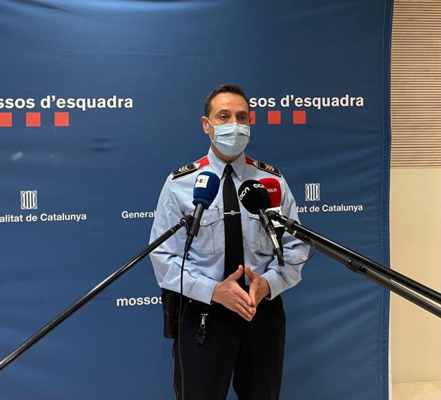 Mossos alerta de la aparición de presuntos estafadores de vacunas falsas