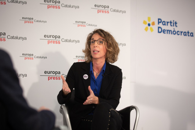 La exconsellera y candidata del PDeCAT a las elecciones catalanas, Àngels Chacón interviene en un encuentro Digital de Europa Press, en Barcelona (España), a 17 de diciembre de 2020.