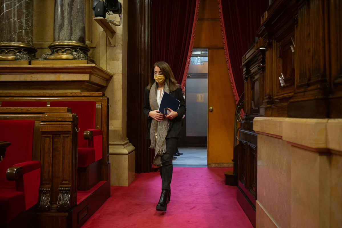 La consellera de Presidència i portaveu de la Generalitat, Meritxell Budó, a l'arribar a la Diputació Permanent de Parlament, a Barcelona, Catalunya, (Espanya), a 13 de Gener de 2021.