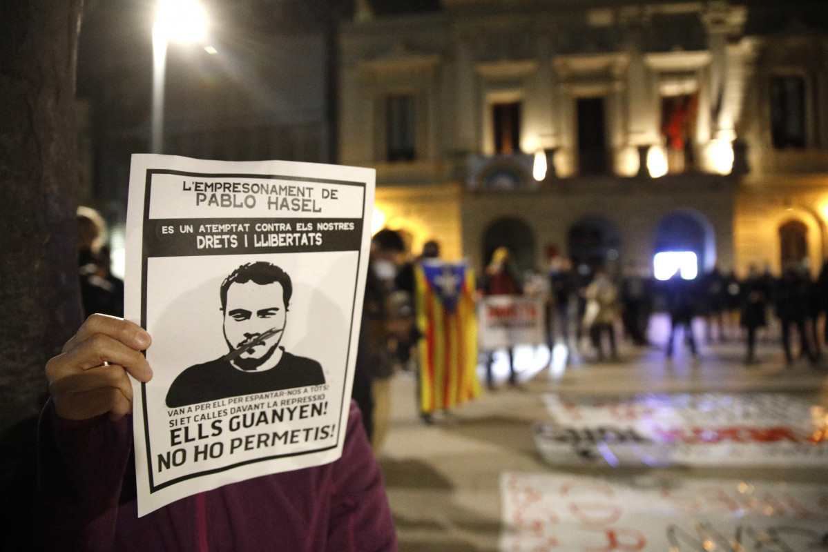 Concentración para pedir la manifestación del rapero condenado a prisión Pablo Hasel en Barcelona