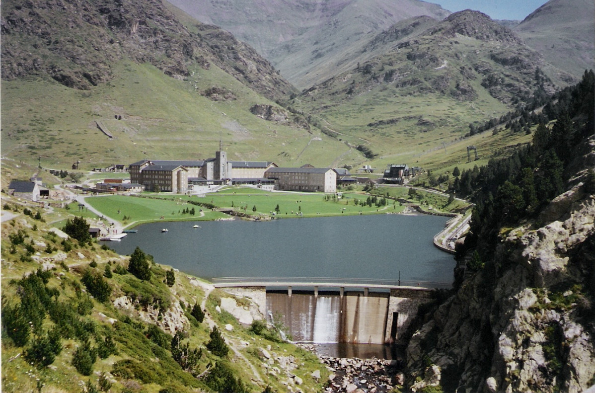 Turismo y viajes   Skitren y TreNatura. Nuria.Santuario y embalse