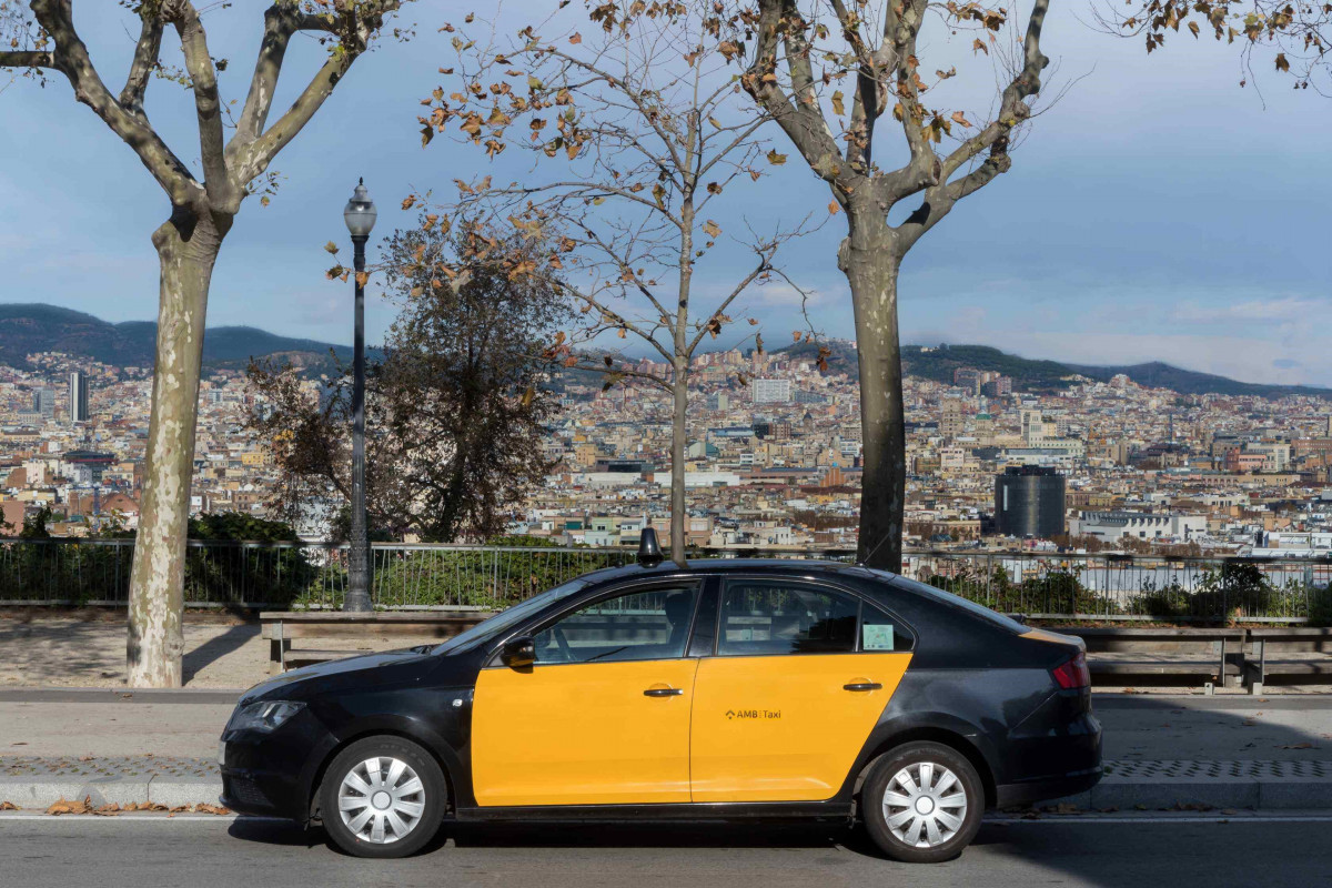 Archivo - Un taxi de Barcelona.
