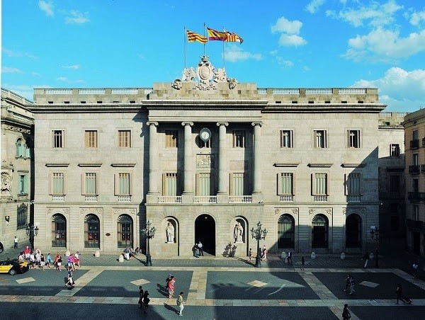 Archivo - Arxiu - Façana de l'Ajuntament de Barcelona.