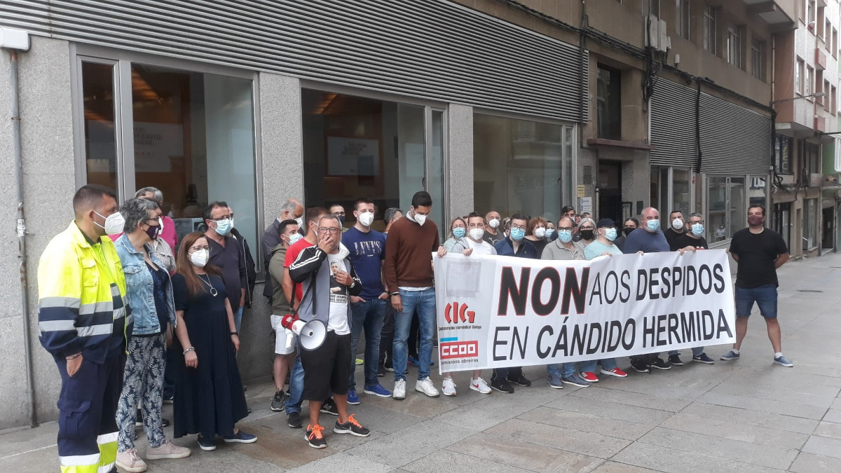 Protesta por despidos en el grupo Cándido Hermida