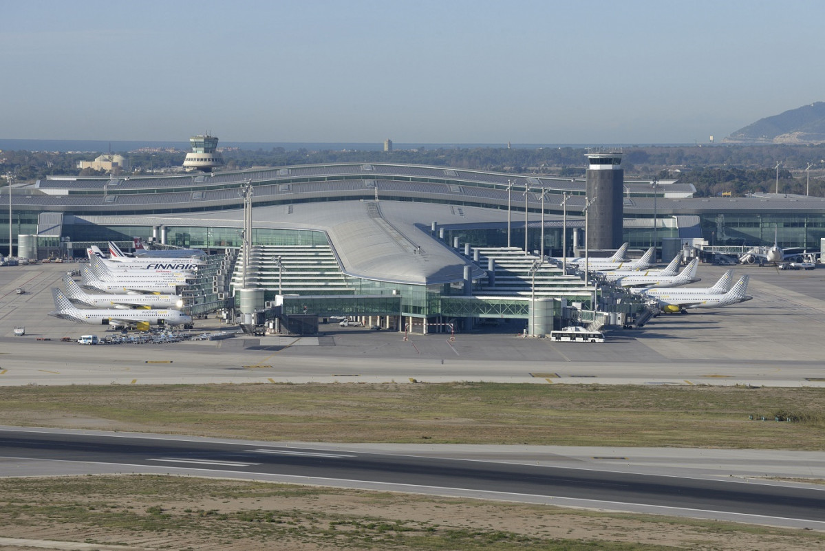 Archivo - Termina 1 del Aeropuerto de Barcelona-El Prat