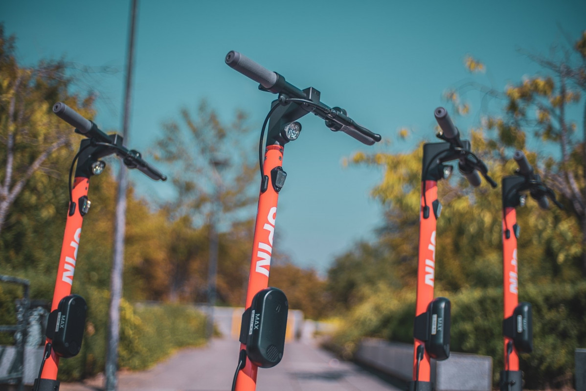 Un 88% de los ciudadanos demanda más formación vial para patinetes y bicicletas, según un estudio