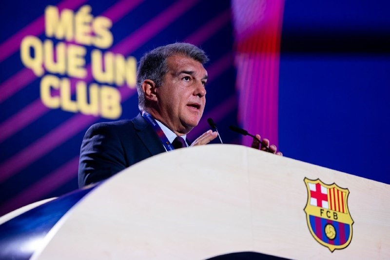 El president del FC Barcelona, Joan Laporta, durant la segona part de l'Assemblea de socis compromisarios del club, el 23 d'octubre de 2021
