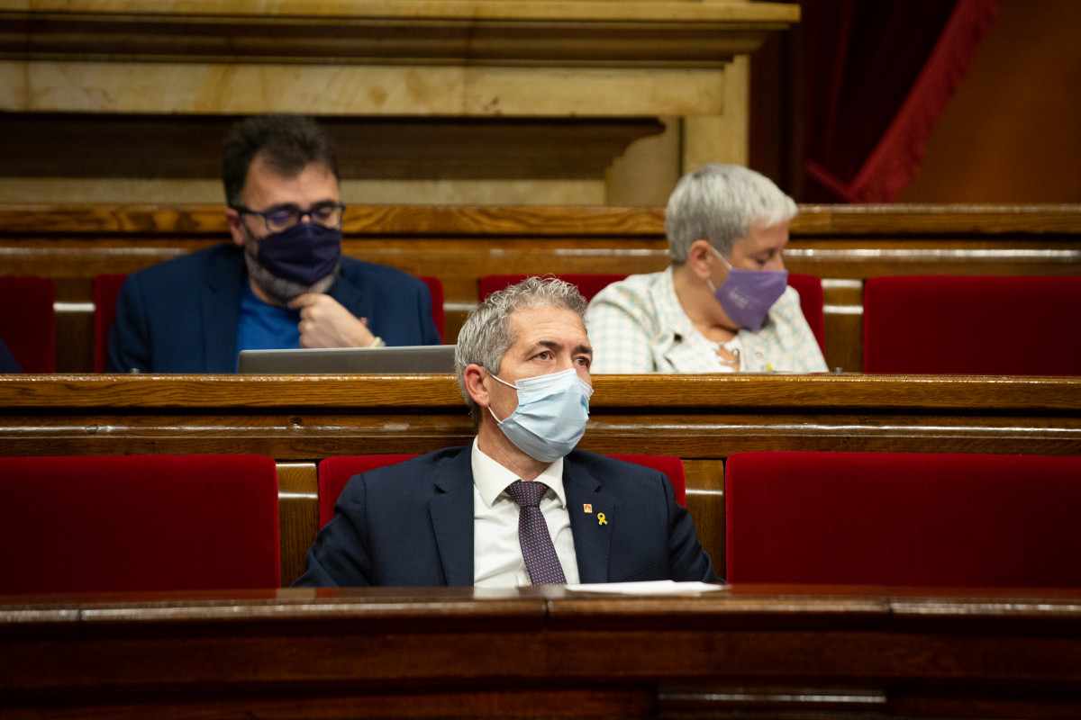 El consejero de Educación, Josep González-Cambray, en un pleno del Parlament de Catalunya, a 23 de febrero de 2022