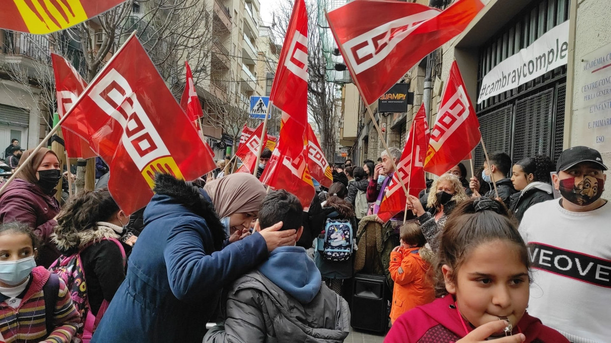 EuropaPress 4321887 manifestacion frente academia cultura lhospitalet llobregat