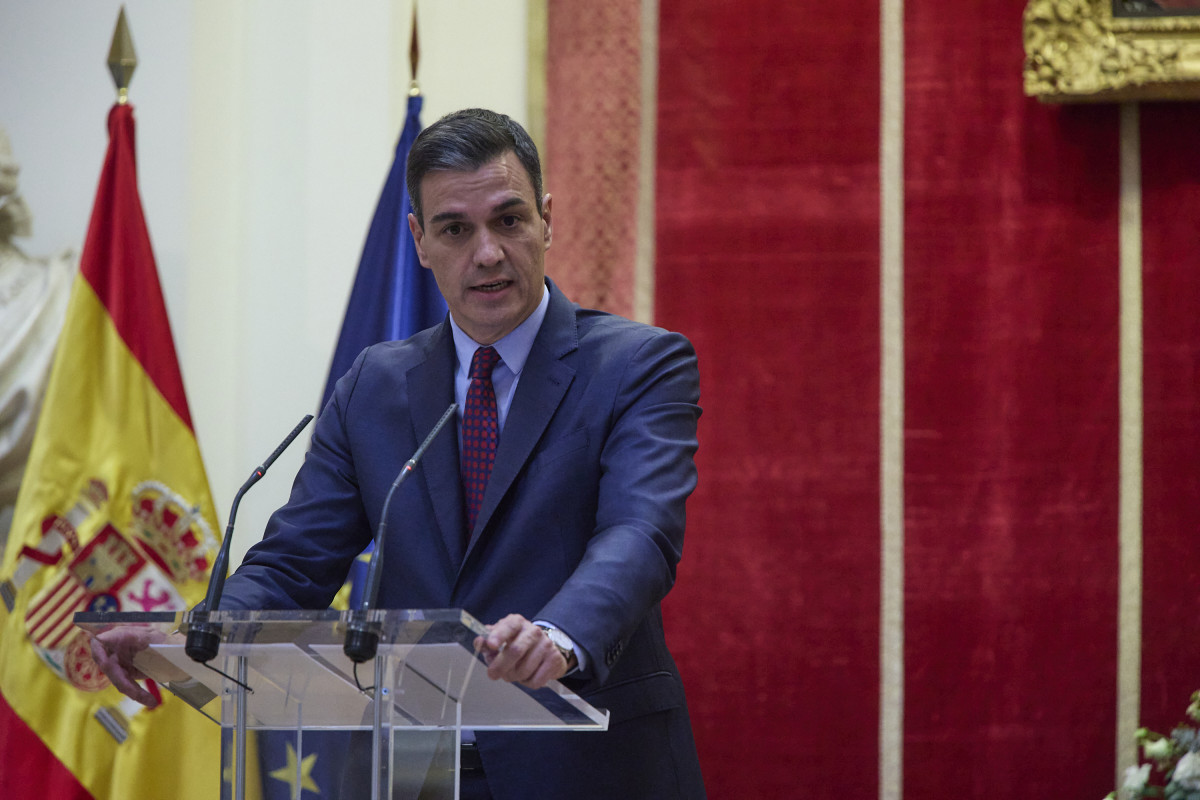 El presidente del Gobierno, Pedro Sánchez, interviene en el acto institucional de homenaje a las víctimas del terrorismo en la Real Academia de Bellas Artes de San Fernando, a 9 de marzo de 2022, en Madrid (España). Este es uno de los homenajes que se rea