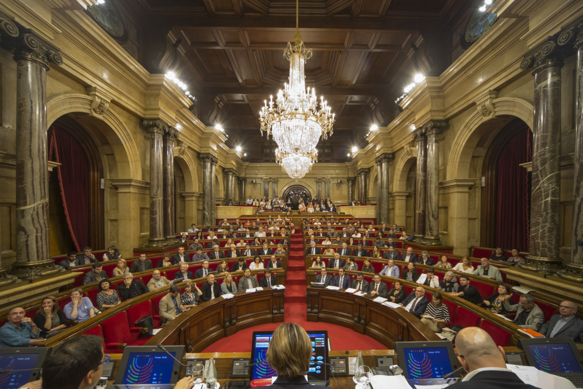 EuropaPress 1350351 parlament aprobara via expres leyes desconexion ultimo pleno (1)