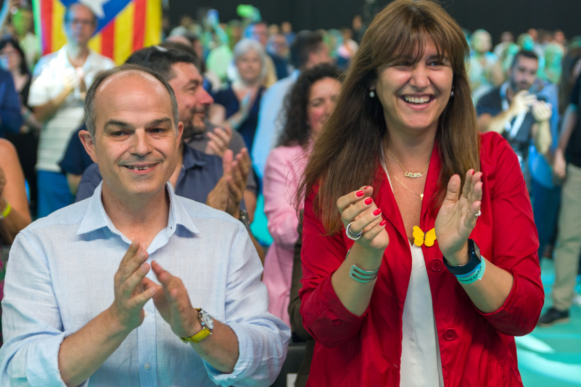 Archivo - La presidenta de Junts, Laura Borràs, y el secretario general, Jordi Turull, en una foto de archivo