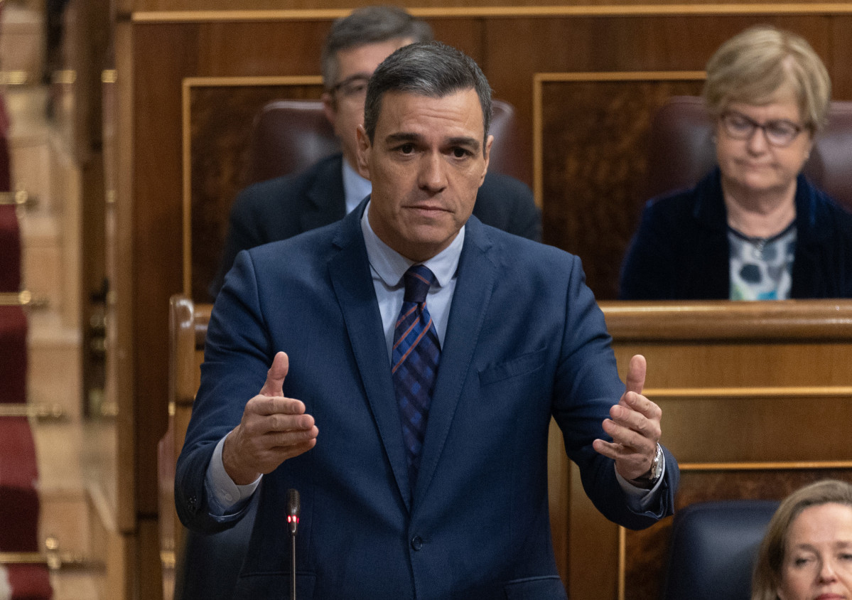 El presidente del Gobierno, Pedro Sánchez, interviene durante una sesión plenaria, en el Congreso de los Diputados, a 21 de diciembre de 2022, en Madrid (España).